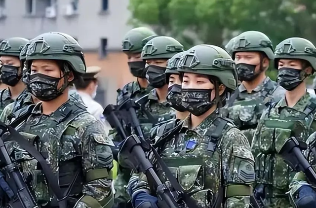 九三阅兵：中国亮出杀手锏震撼美方，真正王牌却深藏不露！
