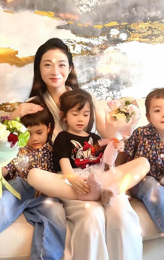 “买英国精子生3娃”的山东女人，8年后现状曝光！如今她后悔不？