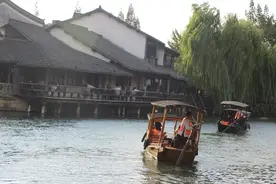浙江最“赚钱”的古镇，一年收入17亿，游客依然络绎不绝图片
