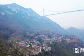 新春走基层 | 我在世界第一高桥下开民宿图片