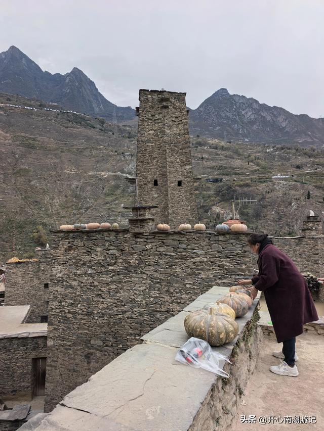 喀什经317到成都，色达县-都江堰，甲居藏寨、理小路、桃坪羌寨