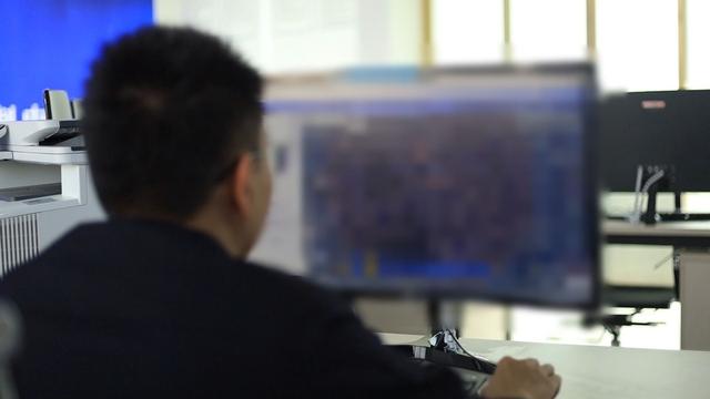 荣立一等功2次，他却没有一张露脸照，在女儿眼中“只会玩电脑”