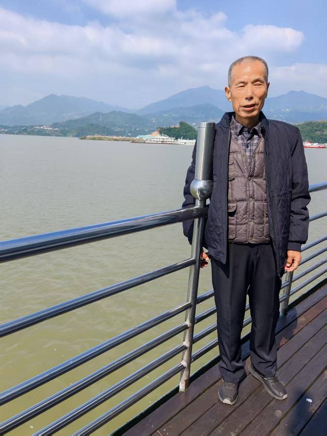 文/任天义：乙巳秋三峡纪行：江峡雄关藏古韵，高坝横空壮国魂