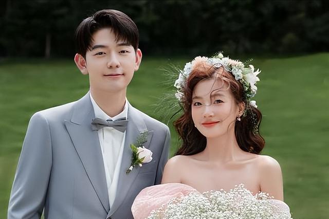 婚纱照成"素材包"贱卖，新人私密照遭泄露，平台审核去哪了