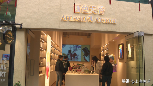 田子坊来了一群吹萨克斯的年轻人！