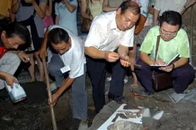 重庆渣滓洞被山洪冲毁，意外发现另一地洞，洞中藏品揭开沉痛历史图片