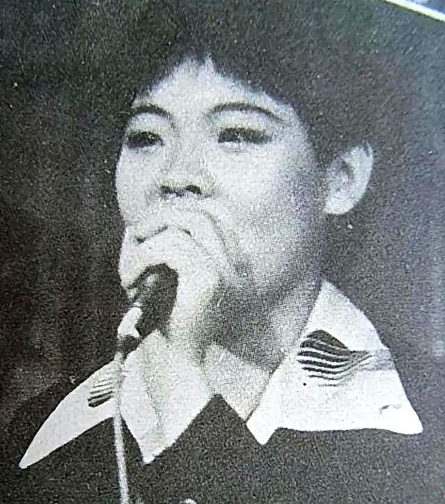 春晚爆红后，她洗完澡从23楼一跃而下，临终时最后喊了声“妈妈”