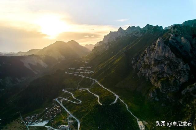 中国最美自驾路“江迭公路”：眼睛在天堂灵魂在路上