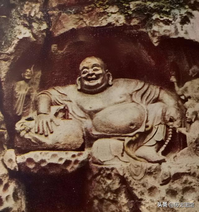50年代杭州，居然是这个样子的！西湖没什么游客，黄龙洞太神秘