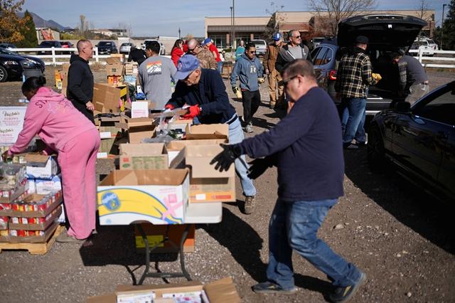 欠工资还画饼！欧洲多国上门讨债，特朗普大手一挥，撒钱豪赌选票