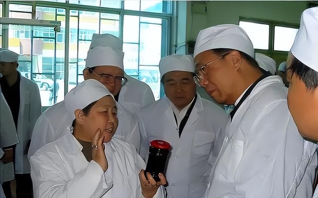 潜伏我国30年美国辣酱巨头，年入450亿击败老干妈，被误认是国货