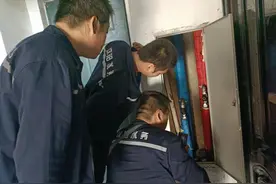 皇姑区明廉街道引水社区：及时抢修有“温度” 同网共治有“速度”图片