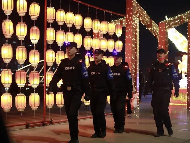 人人人我人人人……武都人气爆棚！