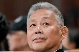 金鸡奖后台上，江湖地位、人情冷暖，在陈道明身上体现得淋漓尽致图片