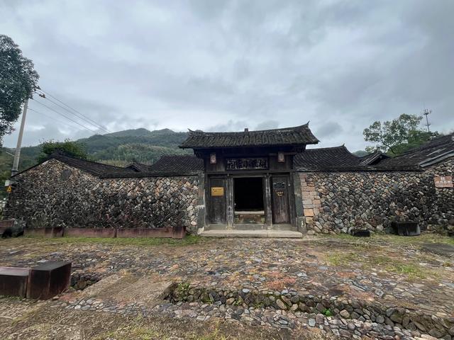 退休夫妻自驾温州泰顺之仕水古镇、胡氏大院、廊桥文化园