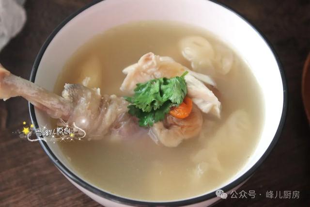 老鸡花胶鲨鱼骨 花胶鲨鱼骨骨汤的功效 老鸡花胶鲨鱼骨 花胶鲨鱼骨骨汤的功效