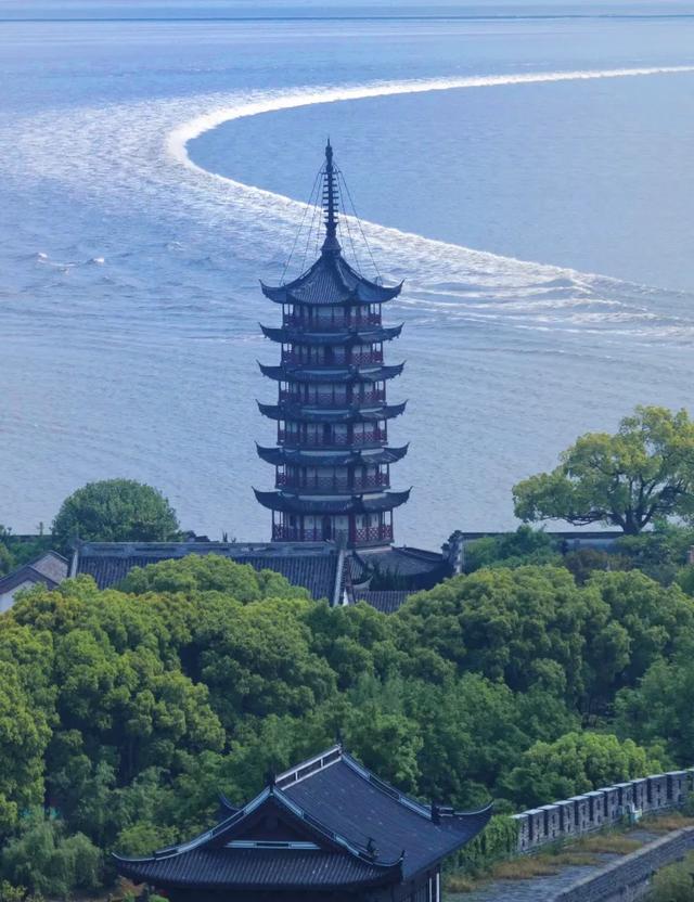 有生之年，总得去趟海宁盐官吧，感受下“天下奇观”的震撼