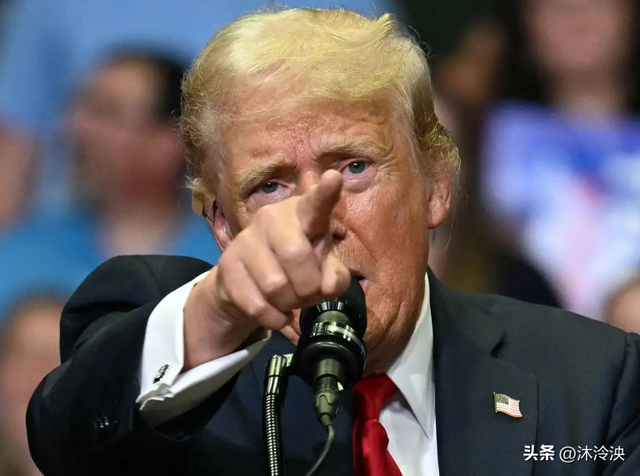 不到48小时	，特朗普身体传噩耗，34国军方高官集合，对英紧急改口