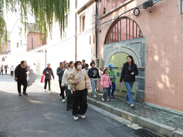 行走中感悟百年精武精神，文明实践焕新彩！