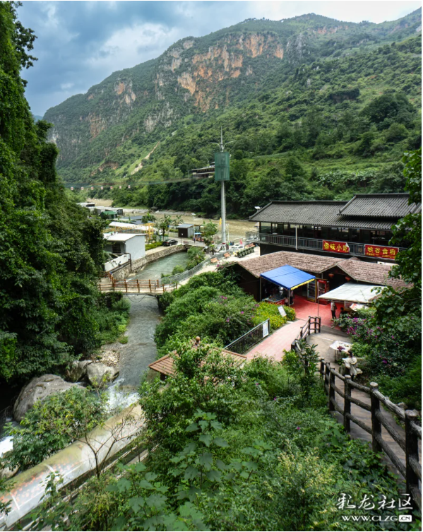 在尼珠河与山水私语。