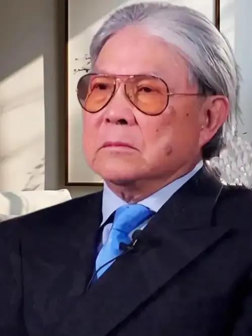 郭晶晶也没想到，79岁公公霍震霆再破天花板，让整个豪门圈沉默了