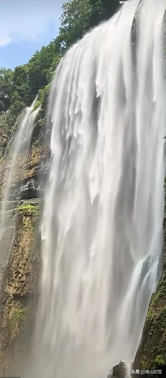 三峡大瀑布记