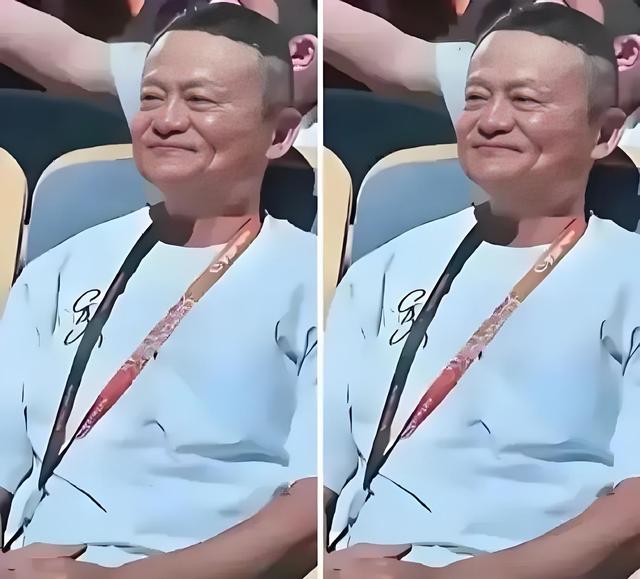 马云年纪上来了，面部发福，没有了以前那瘦瘦的形象看着还顺眼 ​