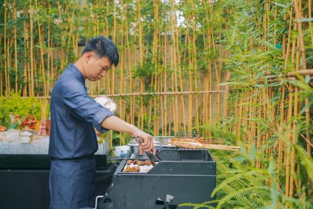 夏天周边游爆款城市，终于等来这个奢牌酒店集团首店！