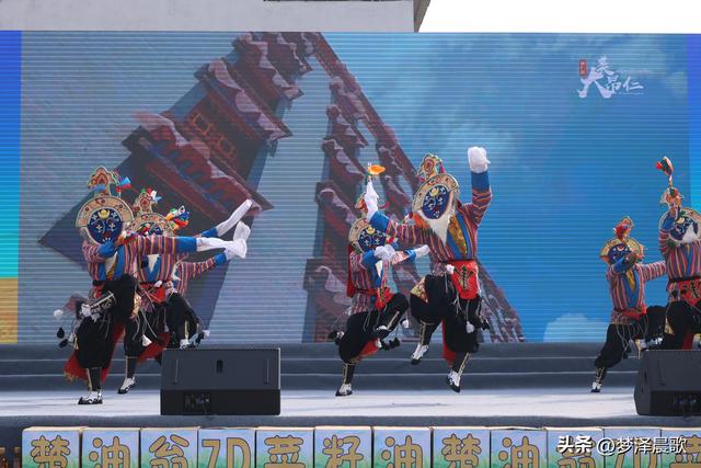 湖北：云梦万亩油菜花海嘉年华 吃喝玩乐嗨不停