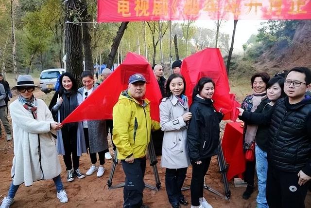 央视《灼灼韶华》被观众强烈要求下架，理由很一致：挂羊头卖狗肉