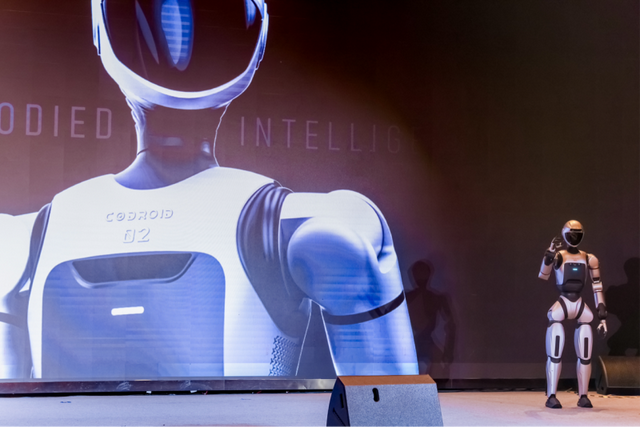 向“质”攀升，南京机器人解锁“智造”新图景