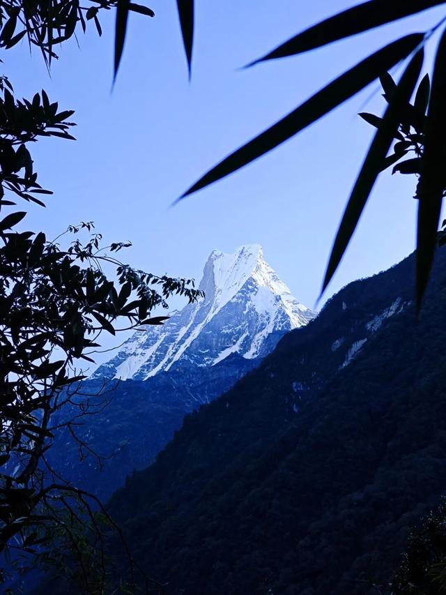 跨年去这个小国徒步，居然比国内还便宜？