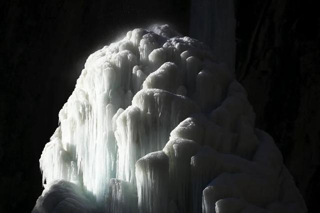 陇南，在冰瀑与雪野之间。