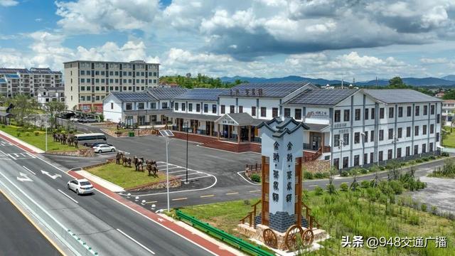 公路“金钥匙”打开大悟“双色”产业宝藏