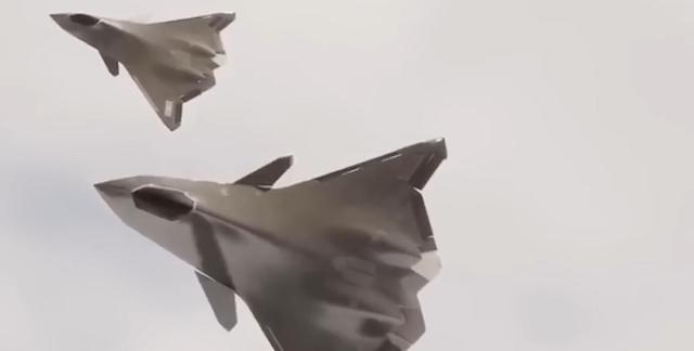 震撼！空军宣传片信息量巨大，超大黑影掠过	，轰20或许真要来了