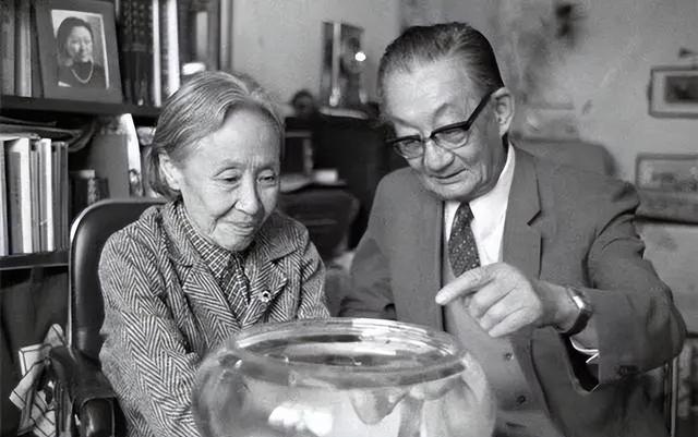 大清亡后，格格们都嫁给了谁？好几位大明星	，其实都是皇室后裔