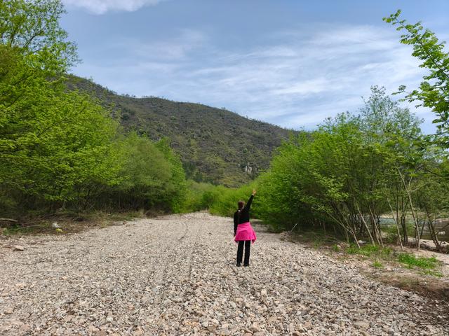 仙居县圳口龙潭坑，鲫鱼洞未识庐山真面目，鹅冠头印记十三都水库