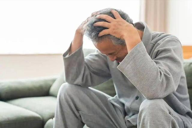 长期吃阿卡波糖注意！出现这五个信号必须停药，药师详解背后原因