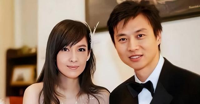 被戴8次绿帽子，3次被捉奸在床，这就是我们“玉女	”守卫的爱情