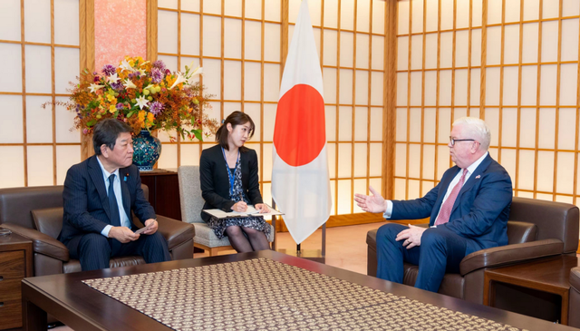 特朗普沉默多天后，美国开始支持高市早苗：不准中国大陆武统