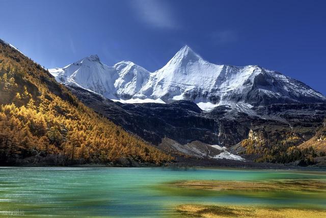 我心目中最震撼的 7 大雪山，我把梅里雪山排在了第 3，玉龙雪山第 6