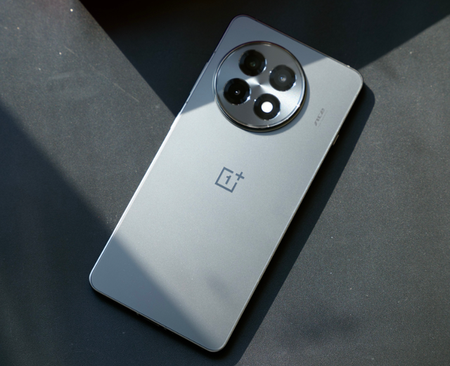 2025“反应极快”的3款手机，16GB+512GB低价高配，流畅用六年