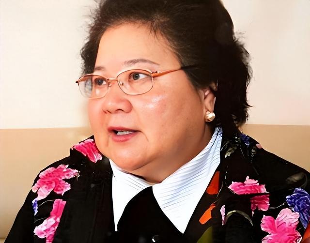 吃里扒外	、永不回国？带30名演员留美不归，如今年过花甲归来