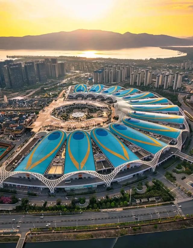 我是上海人，国庆杀到昆明，被这座大城市惊得目瞪口呆！