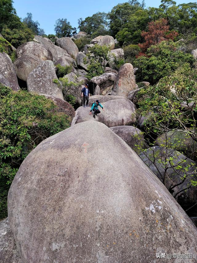 厦门东坪山脉十二谷吟