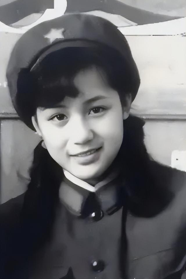 她长得太美被导演“据为己有”，同居27年没证没娃，63岁不治身亡