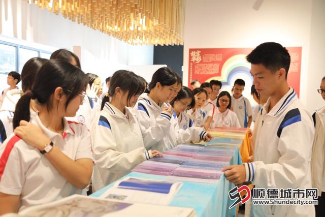 胡宝星职校玩转出圈！故宫敦煌展让师生迷上传统色