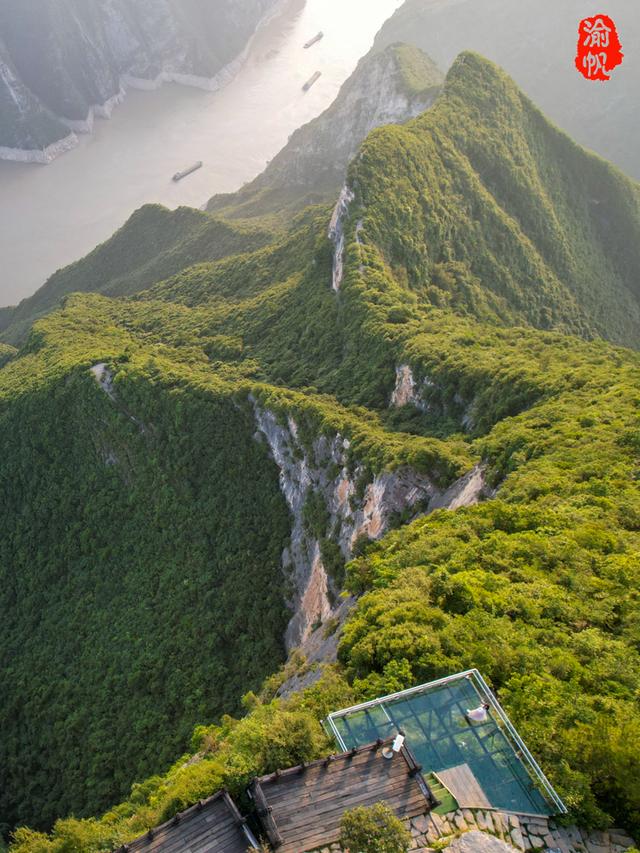 奉节一日游：探秘白帝城，船游瞿塘峡，参观博物馆，登临三峡之巅