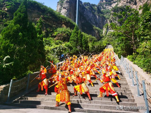 中国猴山猴王争霸赛启幕，最多人扮孙悟空挑战吉尼斯世界纪录成功