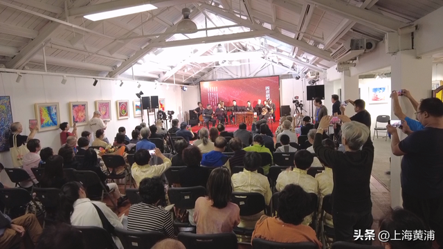 田子坊来了一群吹萨克斯的年轻人！